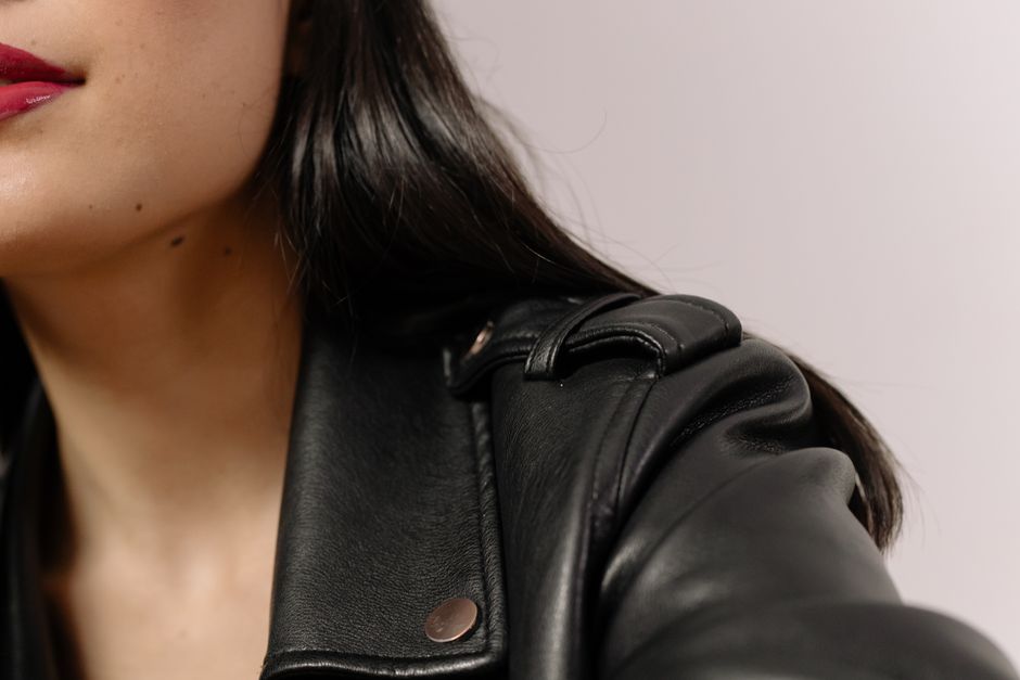 schwarze lederjacke